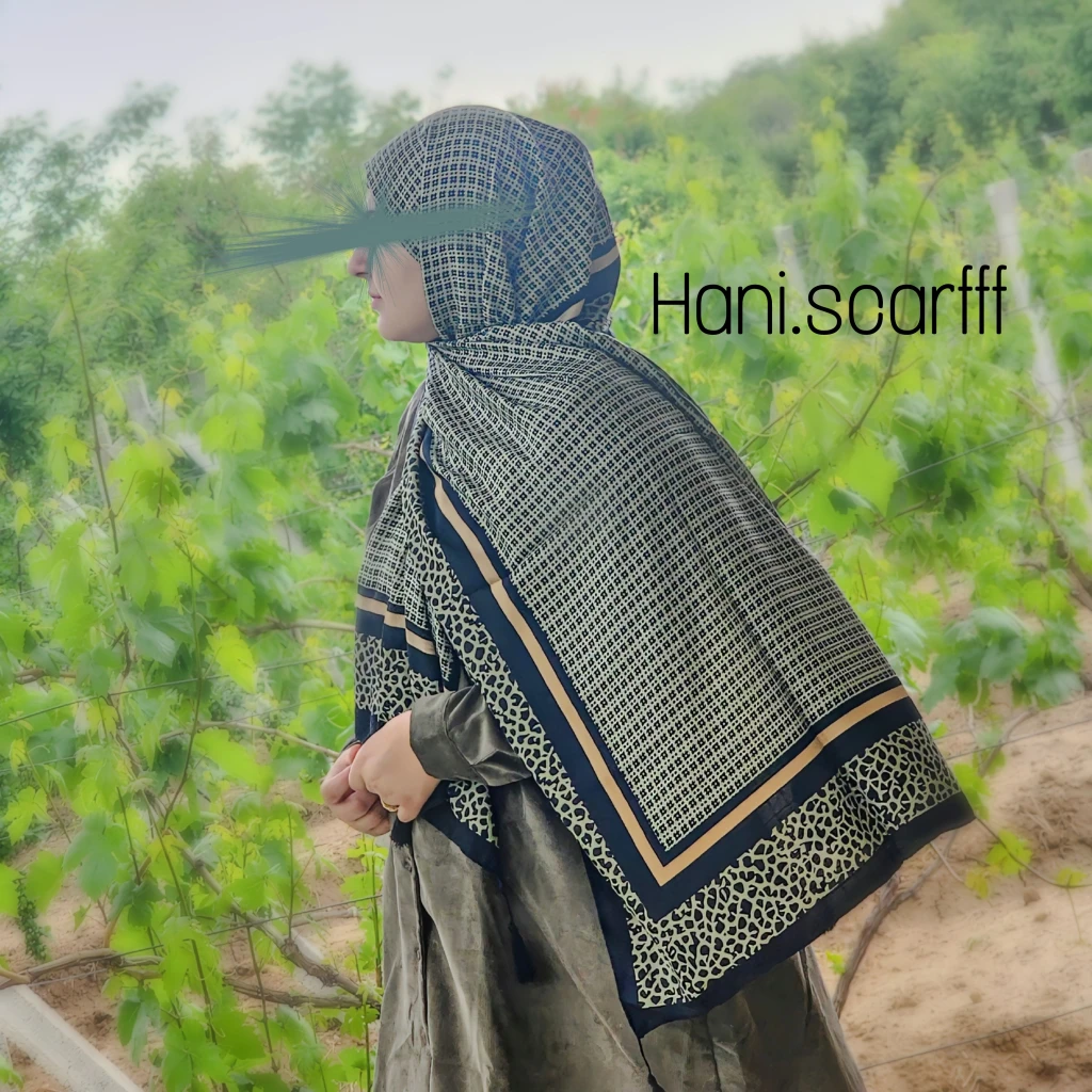 شال حریر طرح دار سبز رنگ